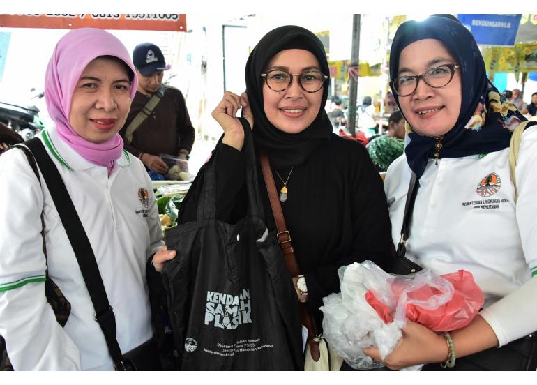 Ramadan Ramah Lingkungan, Takjil Tanpa Sampah Plastik (Pasar Benhil)